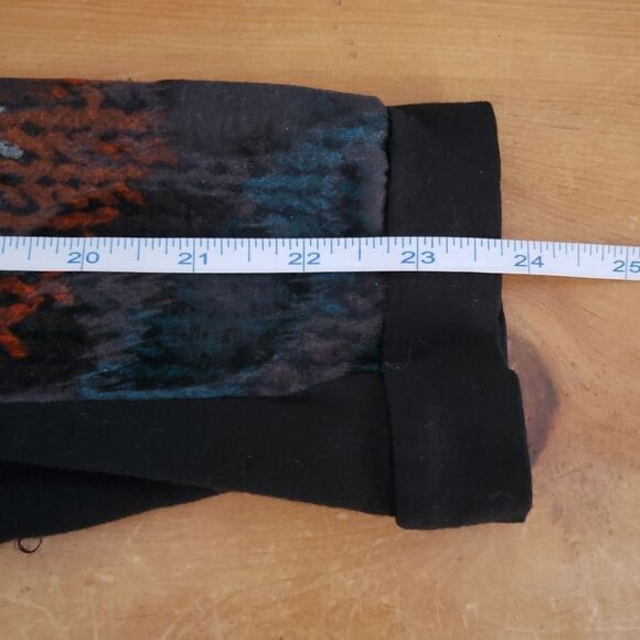 🦋3/$25 Dolcezza Large Black Red Print Long Sleeve V-neck Top - Picture 8 of 9